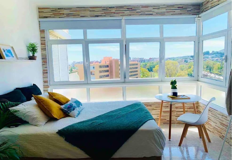 Alterhome Luminoso Estudio Con Piscina Y Maravillosas Vistas Torremolinos Exteriér fotografie